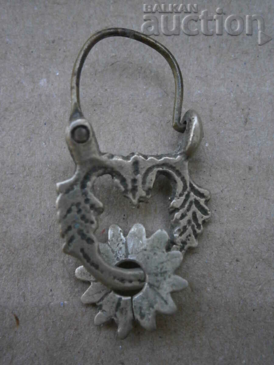 Auction renaissance earring shaker basket silver sochan MODEL Auction renaissance earring shaker basket silver sochan MODEL