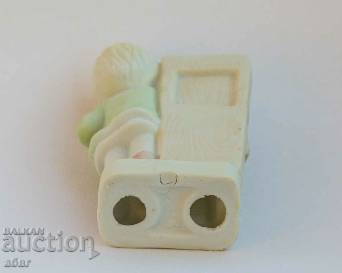 Fetiță care vorbește la telefon - 7 Fetiță care vorbește la telefon - 7