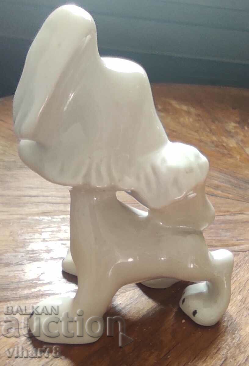 Delivery of Porcelain figure Delivery of Porcelain figure