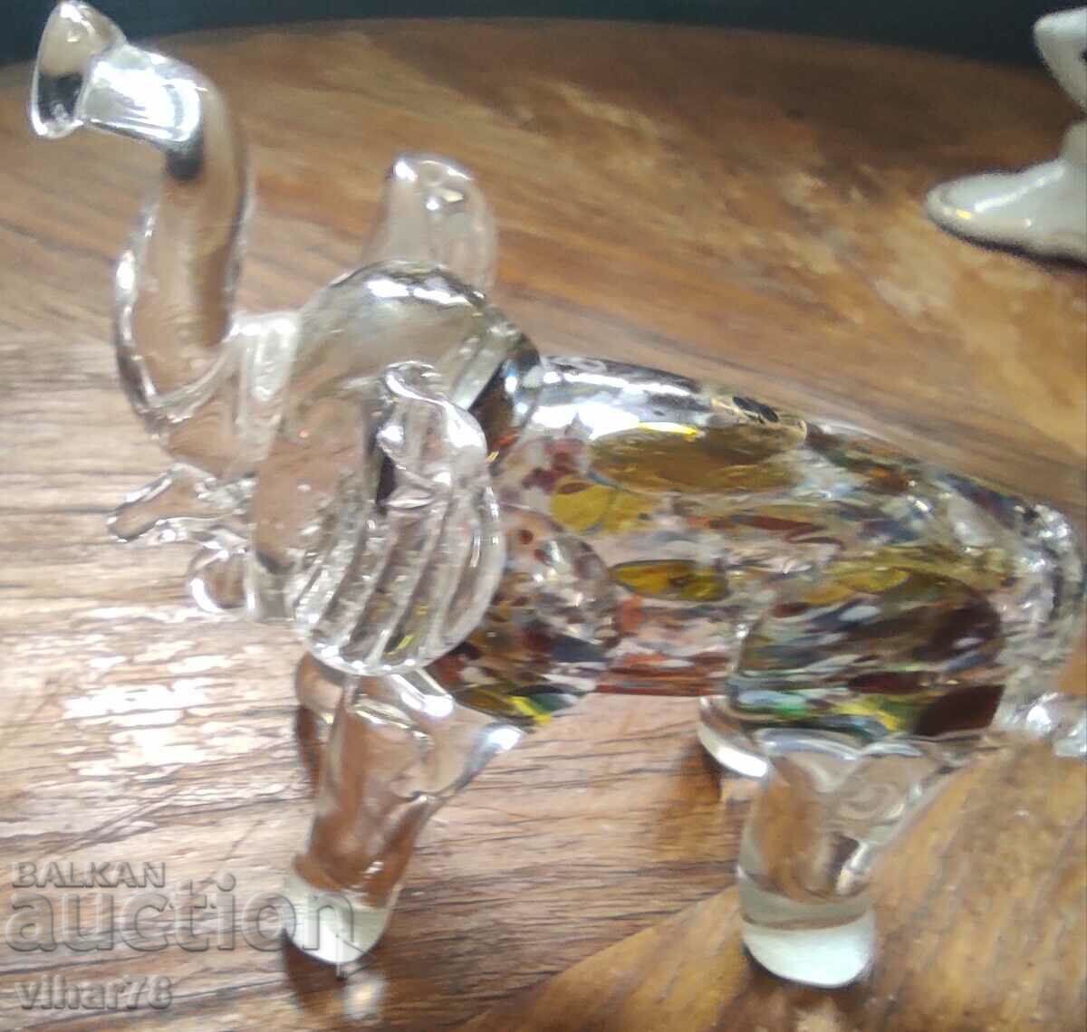Delivery of Glass elephant figure Delivery of Glass elephant figure