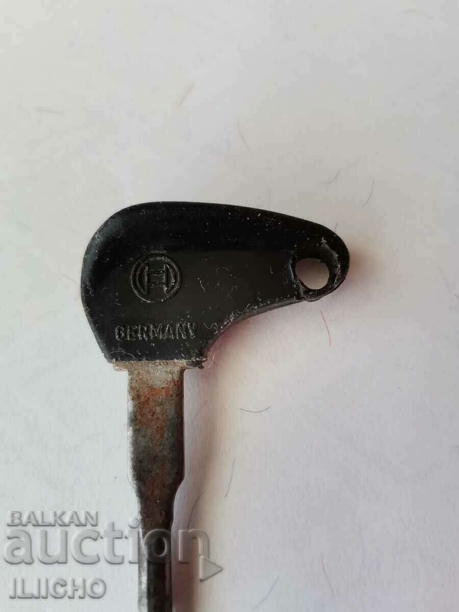 Δημοπρασία κλειδιά 5 τεμ. για 15 BGN Δημοπρασία κλειδιά 5 τεμ. για 15 BGN