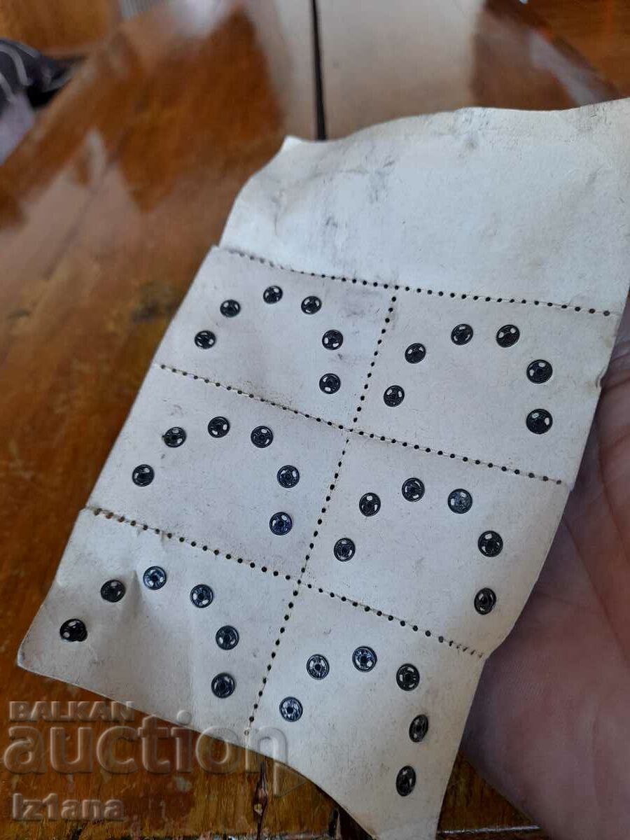 Auction  Old Koh i Noor buttons