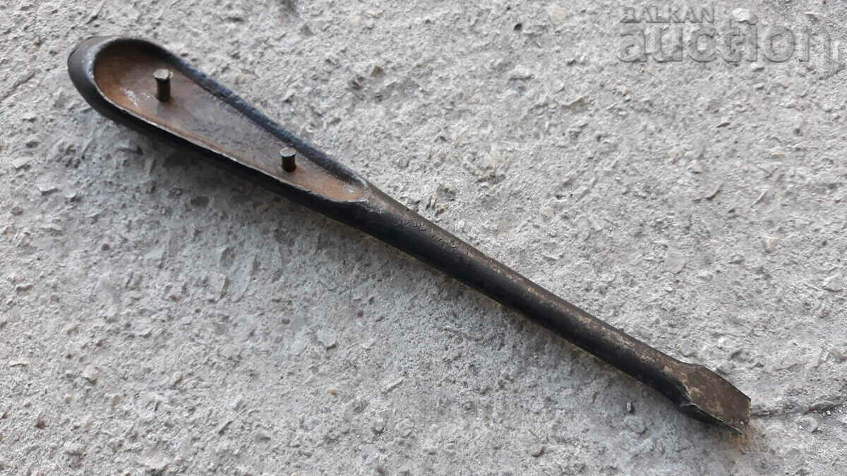 antique weapon screwdriver with price 31.00 BGN | € 15.85 antique weapon screwdriver with price 31.00 BGN | € 15.85