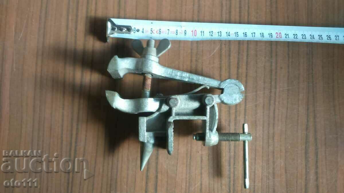 OLD RUSSIAN WATCHMAKING VISE with price € 15.00 | 29.34 BGN