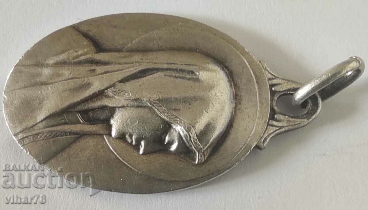 A pendant medallion with price 29.99 BGN | € 15.33 A pendant medallion with price 29.99 BGN | € 15.33