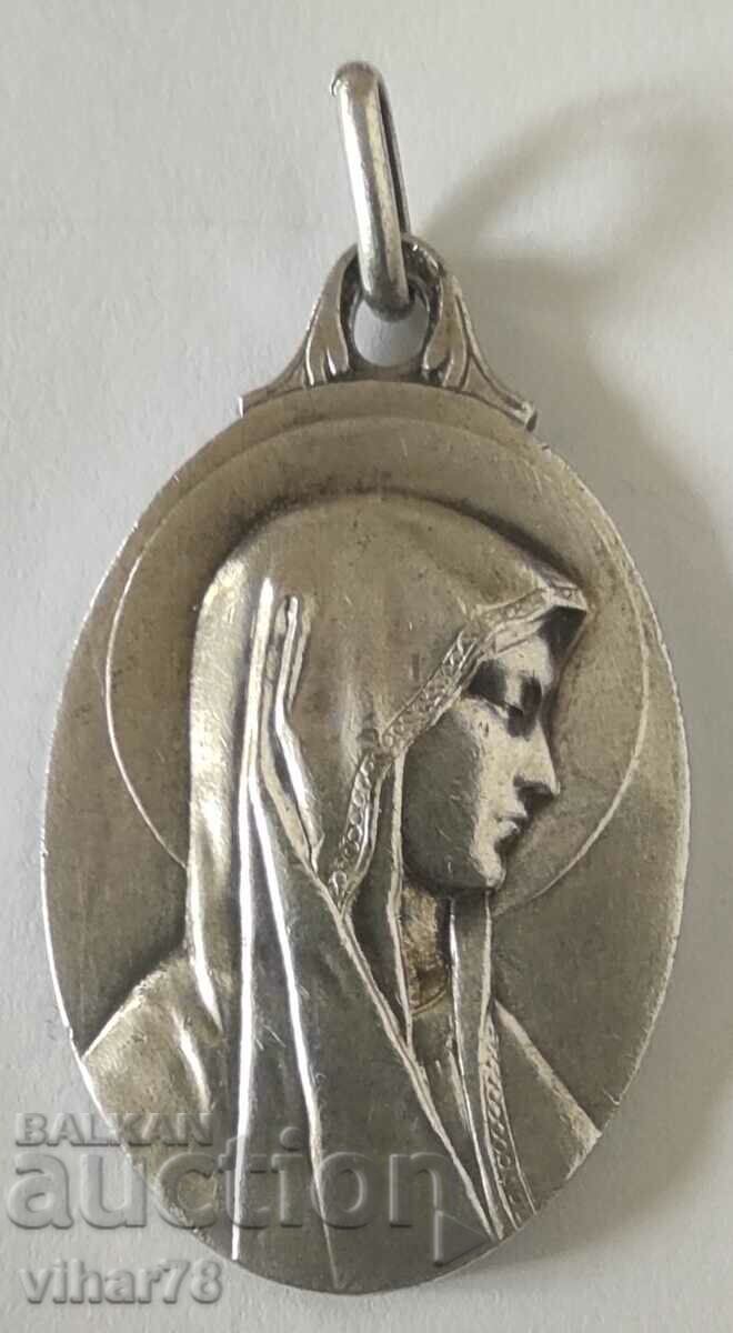 A pendant medallion - 5 A pendant medallion - 5