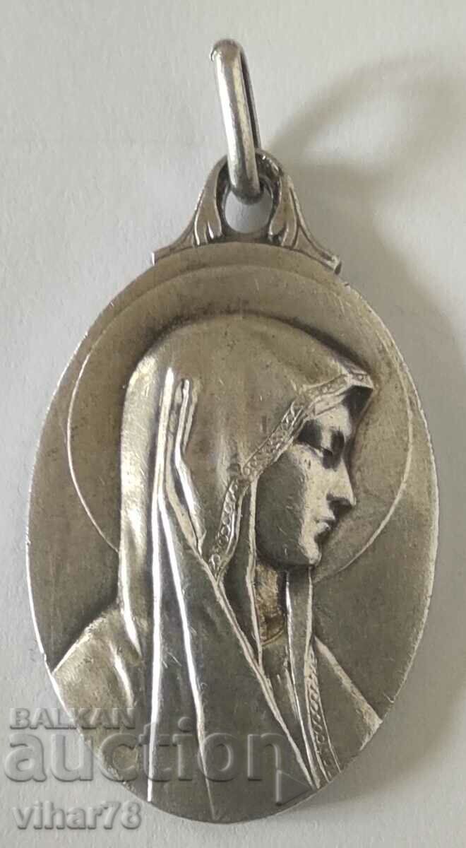 A pendant medallion