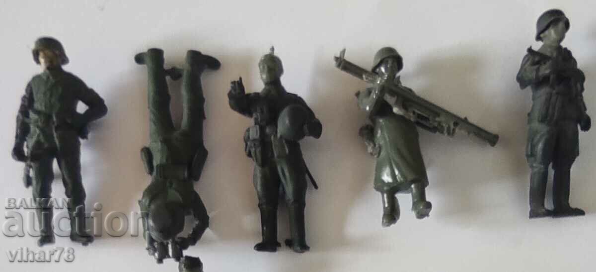Delivery of Plastic soldiers lot-5 pcs Delivery of Plastic soldiers lot-5 pcs