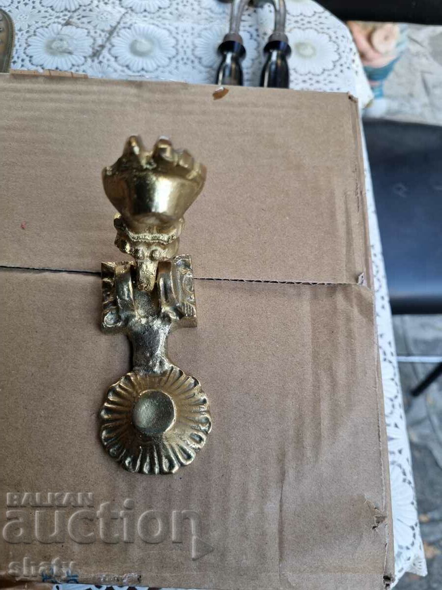 Bronze neck knock - 5 Bronze neck knock - 5