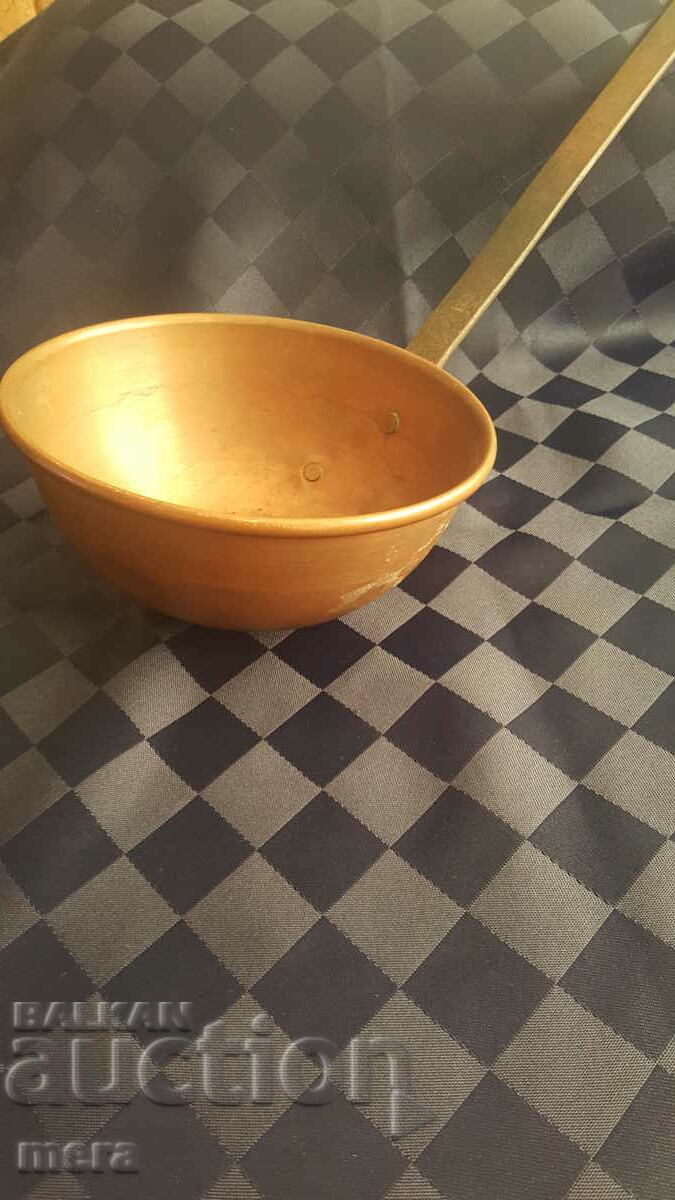 Χάλκινη γυμνή κουτάλα-καλάθι με τιμή 55.00 BGN | € 28.12 Χάλκινη γυμνή κουτάλα-καλάθι με τιμή 55.00 BGN | € 28.12