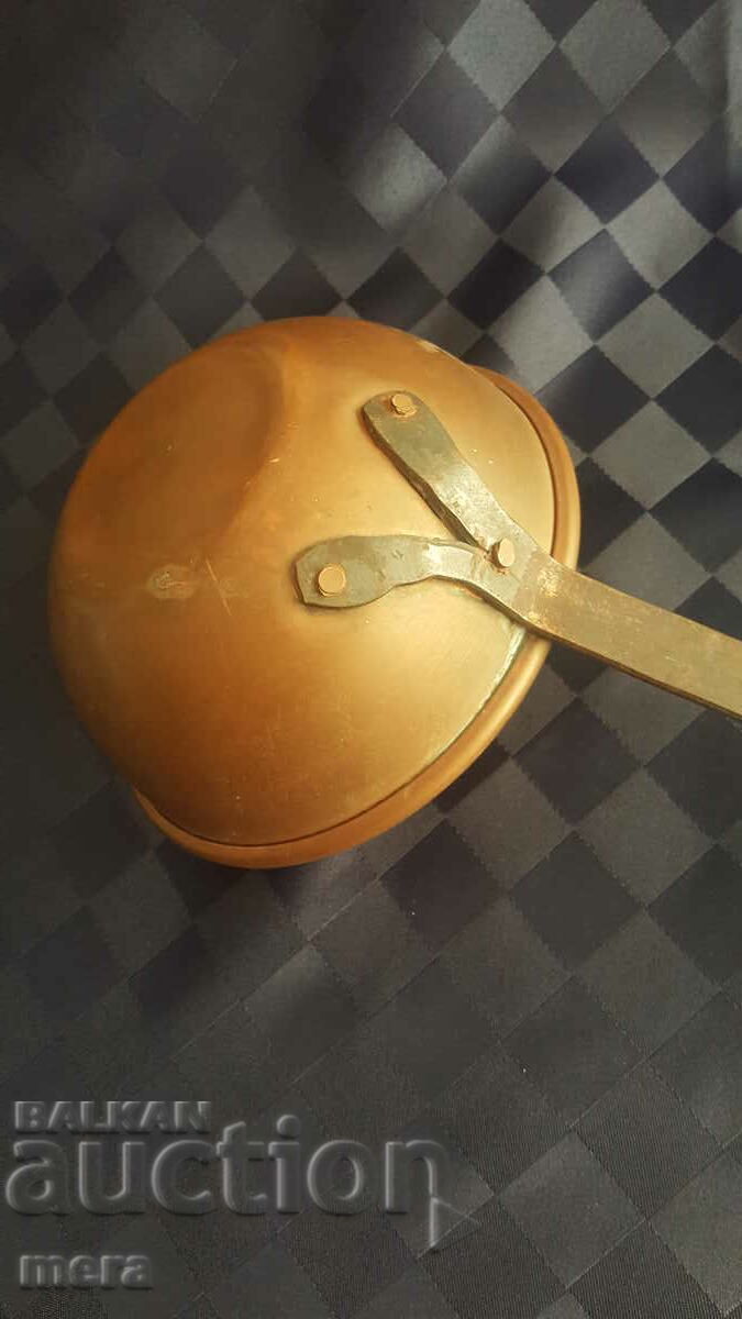 Δημοπρασία Χάλκινη γυμνή κουτάλα-καλάθι Δημοπρασία Χάλκινη γυμνή κουτάλα-καλάθι