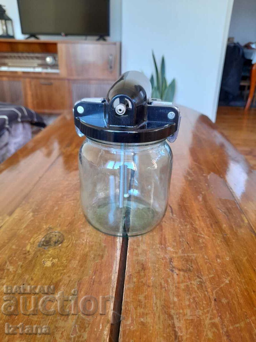 Livrarea Borcan vechi pentru aspirator Livrarea Borcan vechi pentru aspirator