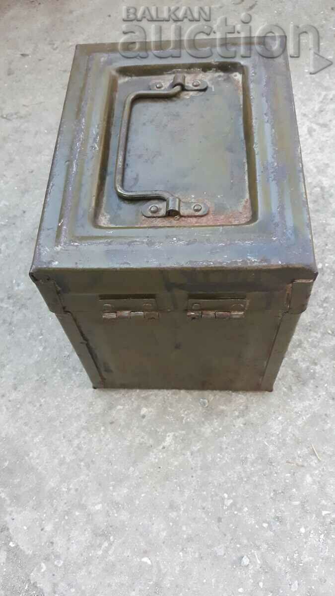 Delivery of vintage military box box cartridge tube Delivery of vintage military box box cartridge tube