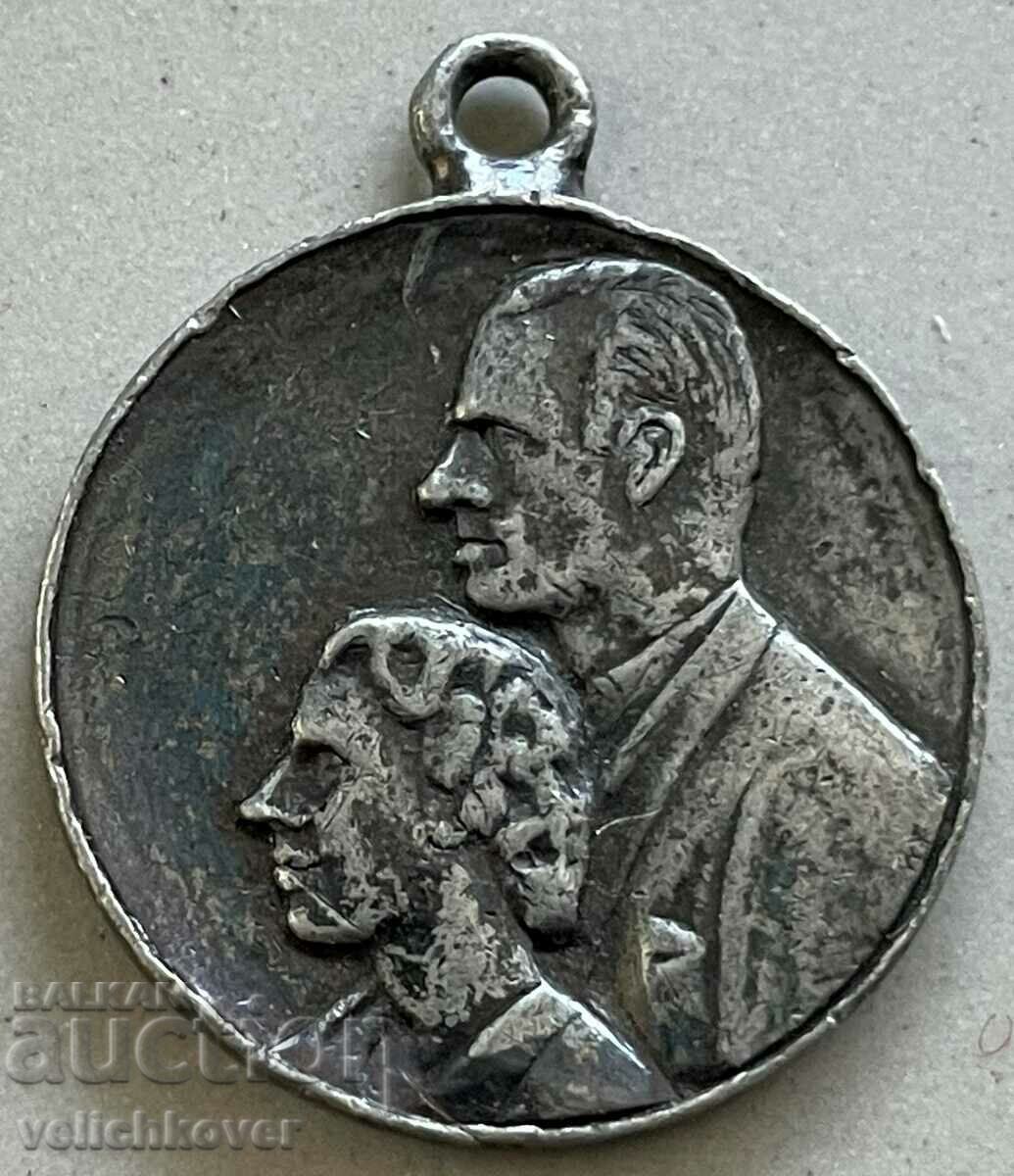 33336 Великобритания медал визита кралица Елизабет в Канада