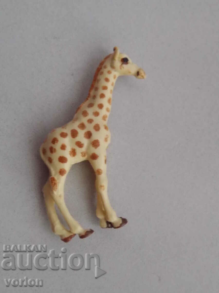 Фигура, животни: жираф.