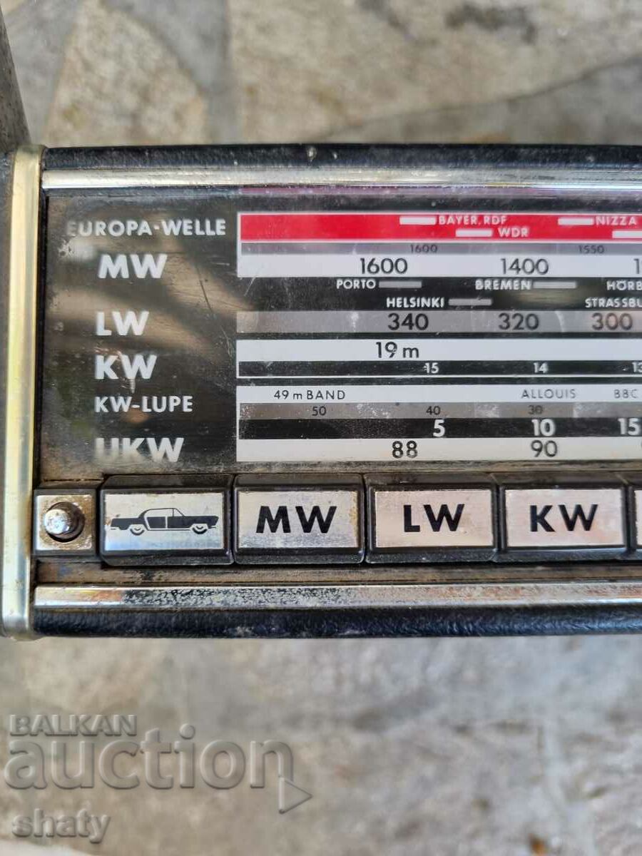 Delivery of Old retro radio