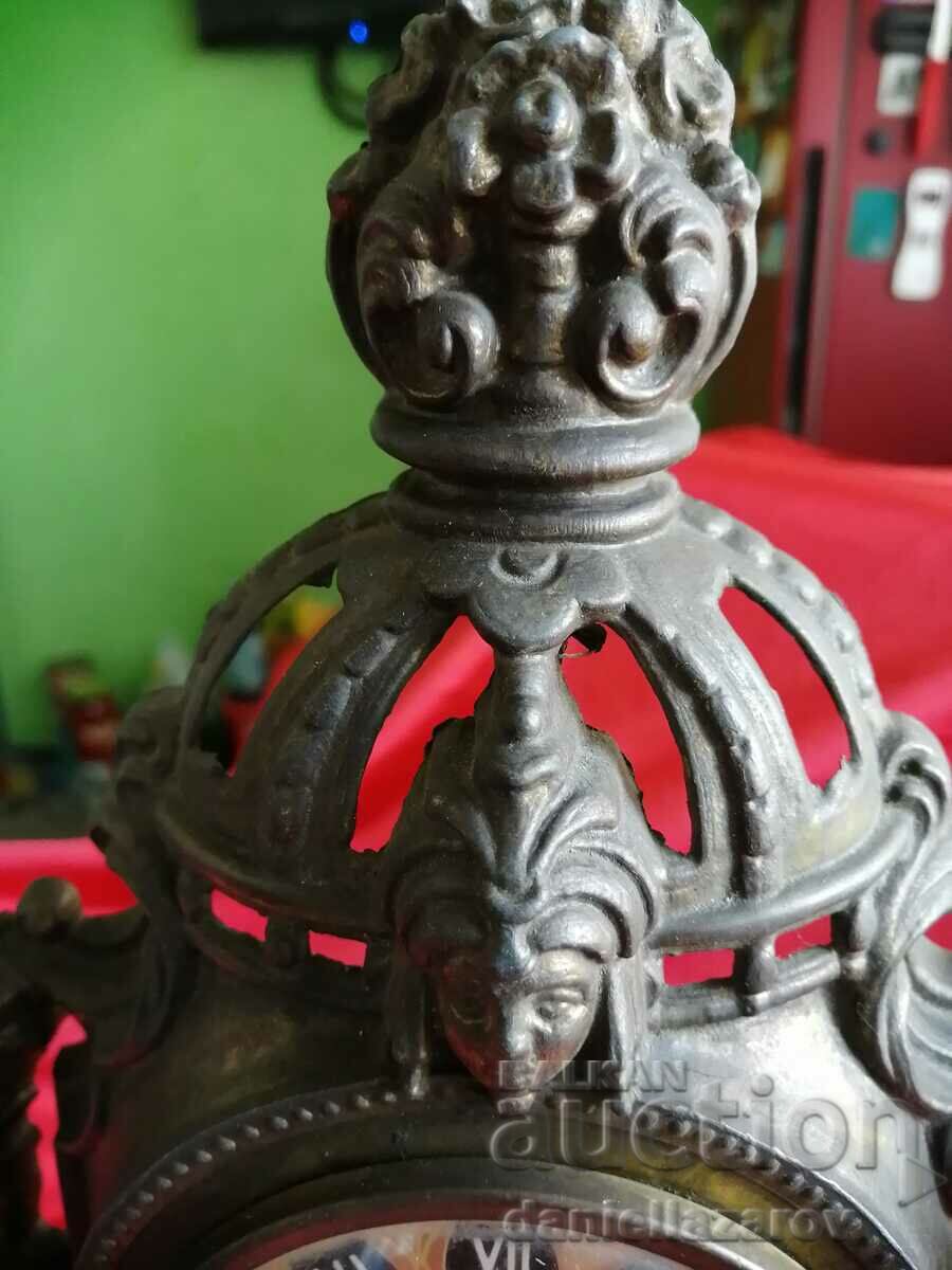 Vechi Ceas Baroc De Masă Mercedes cu preț 195.00 BGN | € 99.70 Vechi Ceas Baroc De Masă Mercedes cu preț 195.00 BGN | € 99.70