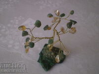 Decorative tree of semi-precious stones Agate