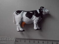Figura, animale: vaca - frizia britanică.