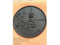 Placă veche din fontă