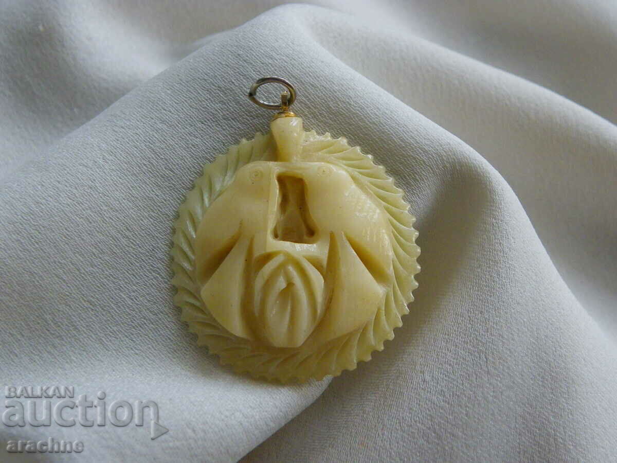 Delivery of Ivory medallion Delivery of Ivory medallion