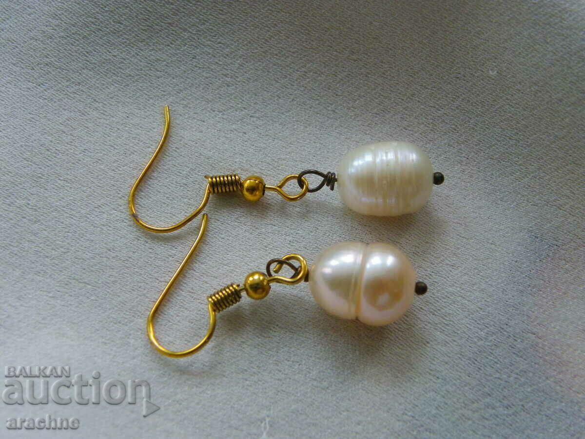 Auction Gold plated earrings with large pearls Auction Gold plated earrings with large pearls