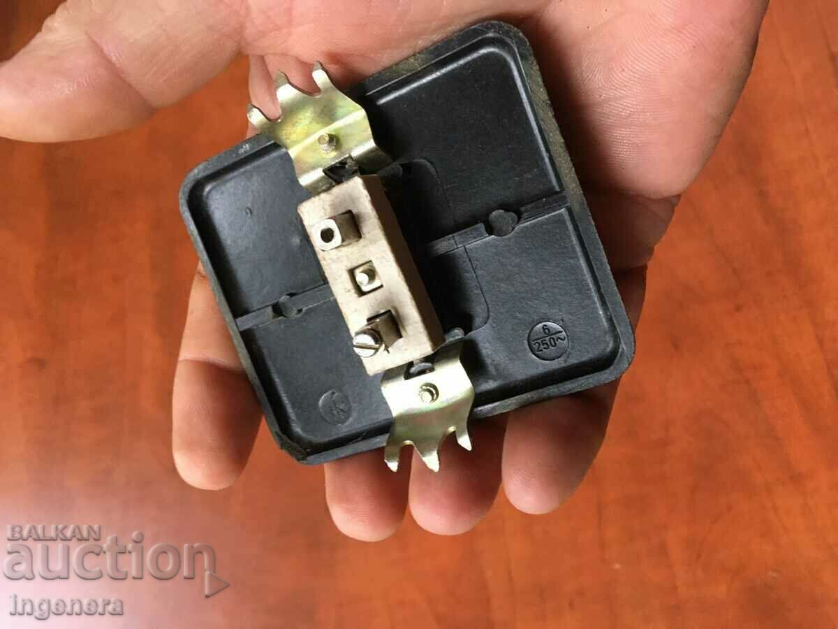 ELECTRICAL CONTACT SOCKET BAKELITE PORCELAIN with price 9.00 BGN | € 4.60 ELECTRICAL CONTACT SOCKET BAKELITE PORCELAIN with price 9.00 BGN | € 4.60