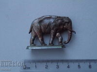 Παλιά μολύβδινη φιγούρα, ζώα: ελέφαντας.