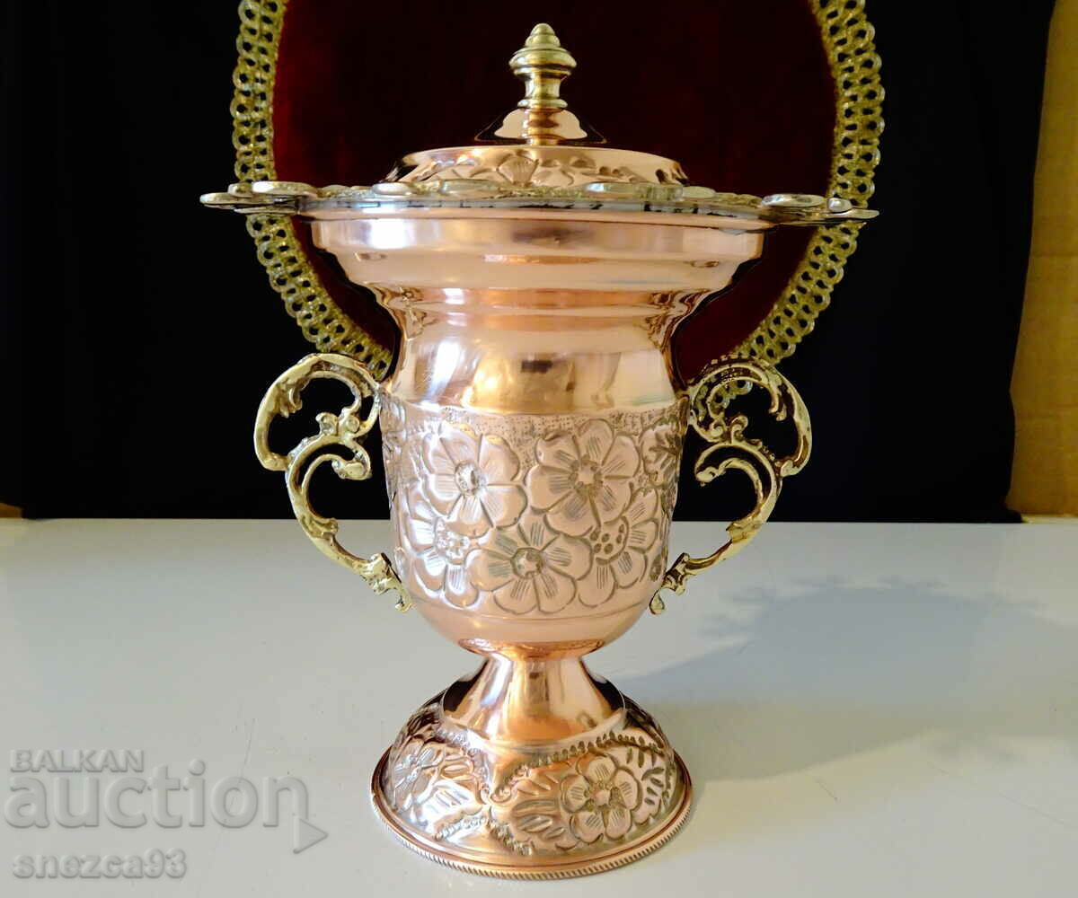 Copper sugar bowl and spoon, cutlery stand with price 65.00 BGN | € 33.23 Copper sugar bowl and spoon, cutlery stand with price 65.00 BGN | € 33.23