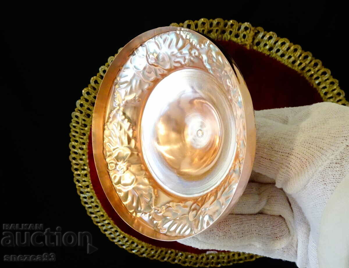 Delivery of Copper sugar bowl and spoon, cutlery stand Delivery of Copper sugar bowl and spoon, cutlery stand