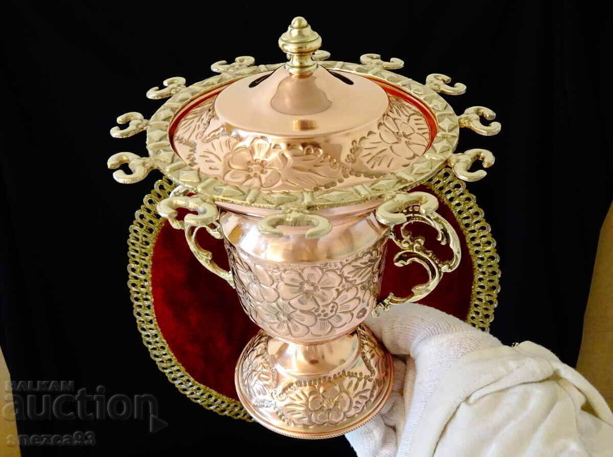 Copper sugar bowl and spoon, cutlery stand Copper sugar bowl and spoon, cutlery stand