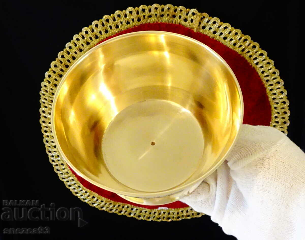 British India bronze candy bowl, marked. with price 35.00 BGN | € 17.90 British India bronze candy bowl, marked. with price 35.00 BGN | € 17.90