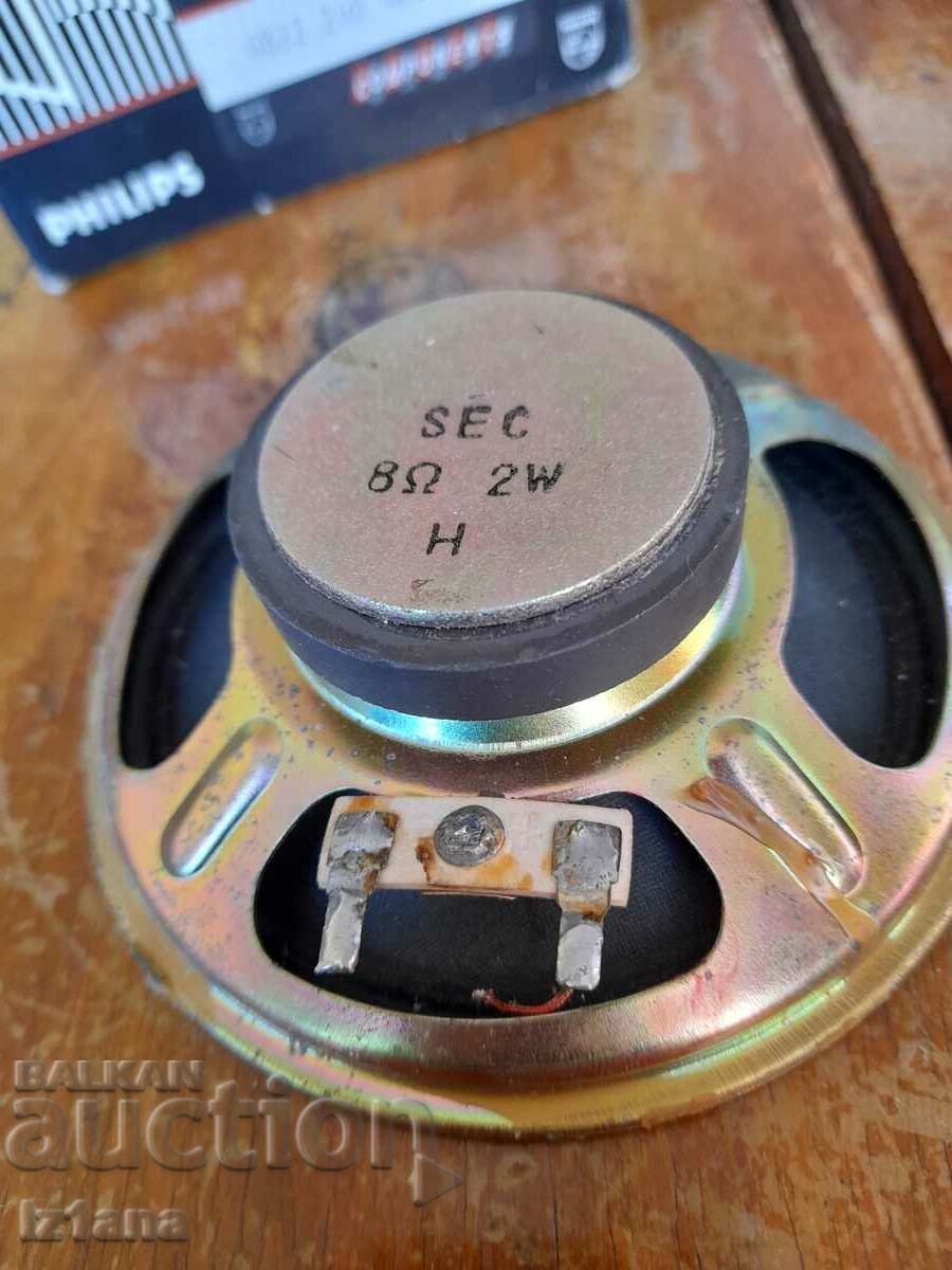 Delivery of Old Philips speakers