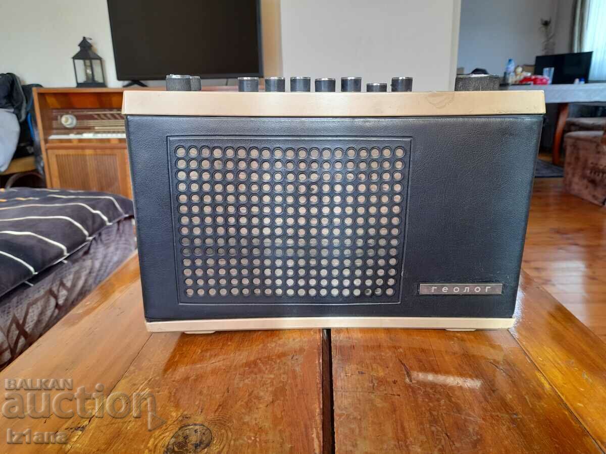 Old radio, radio receiver Geolog Old radio, radio receiver Geolog