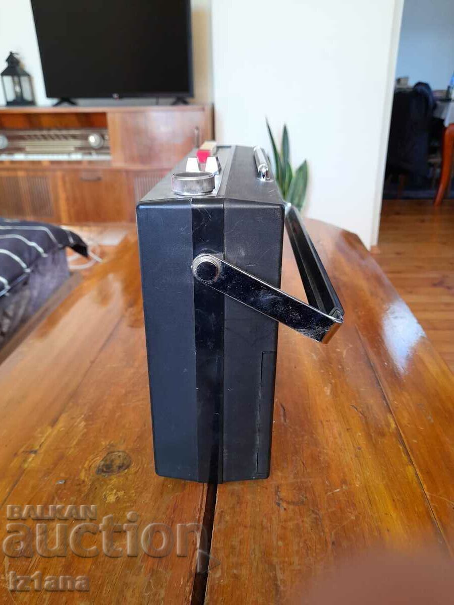 Old Music Air radio cassette player with price 55.00 BGN | € 28.12 Old Music Air radio cassette player with price 55.00 BGN | € 28.12