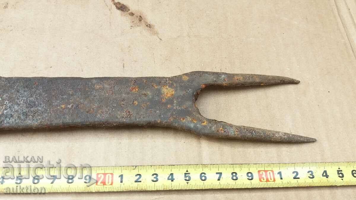 ORFANI FORJAȚI DE RENAȘTERE, CUIT STRUMENT Awl cu preț 8.99 BGN | € 4.60