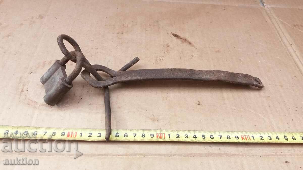 WROUGHT RENAISSANCE MANDALA WITH PADLOCK with price 4.99 BGN | € 2.55 WROUGHT RENAISSANCE MANDALA WITH PADLOCK with price 4.99 BGN | € 2.55