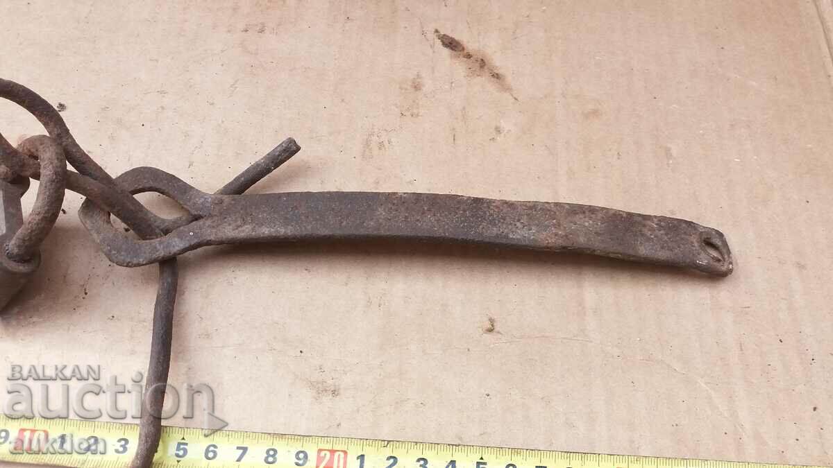 Auction WROUGHT RENAISSANCE MANDALA WITH PADLOCK Auction WROUGHT RENAISSANCE MANDALA WITH PADLOCK