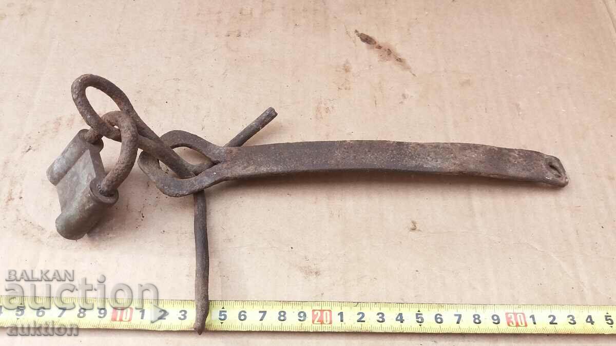 Delivery of WROUGHT RENAISSANCE MANDALA WITH PADLOCK Delivery of WROUGHT RENAISSANCE MANDALA WITH PADLOCK