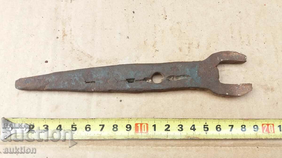 SOLID FORGED RENAISSANCE WRENCH - TOOL - 5 SOLID FORGED RENAISSANCE WRENCH - TOOL - 5