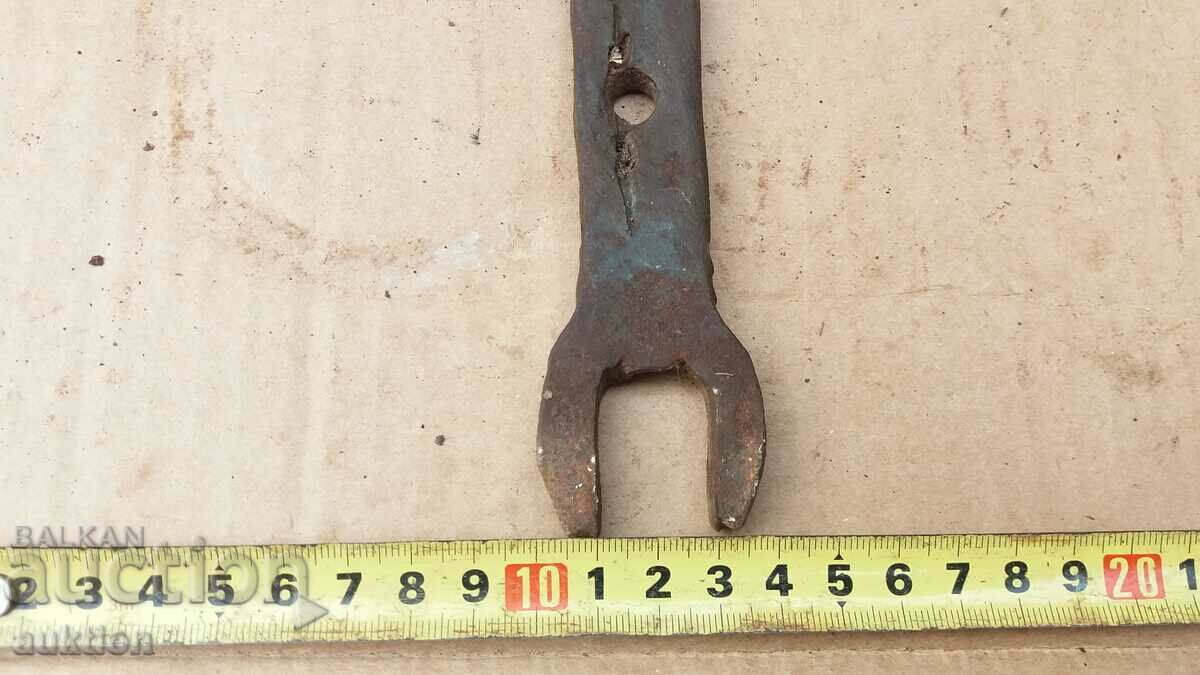 SOLID FORGED RENAISSANCE WRENCH - TOOL - 6 SOLID FORGED RENAISSANCE WRENCH - TOOL - 6