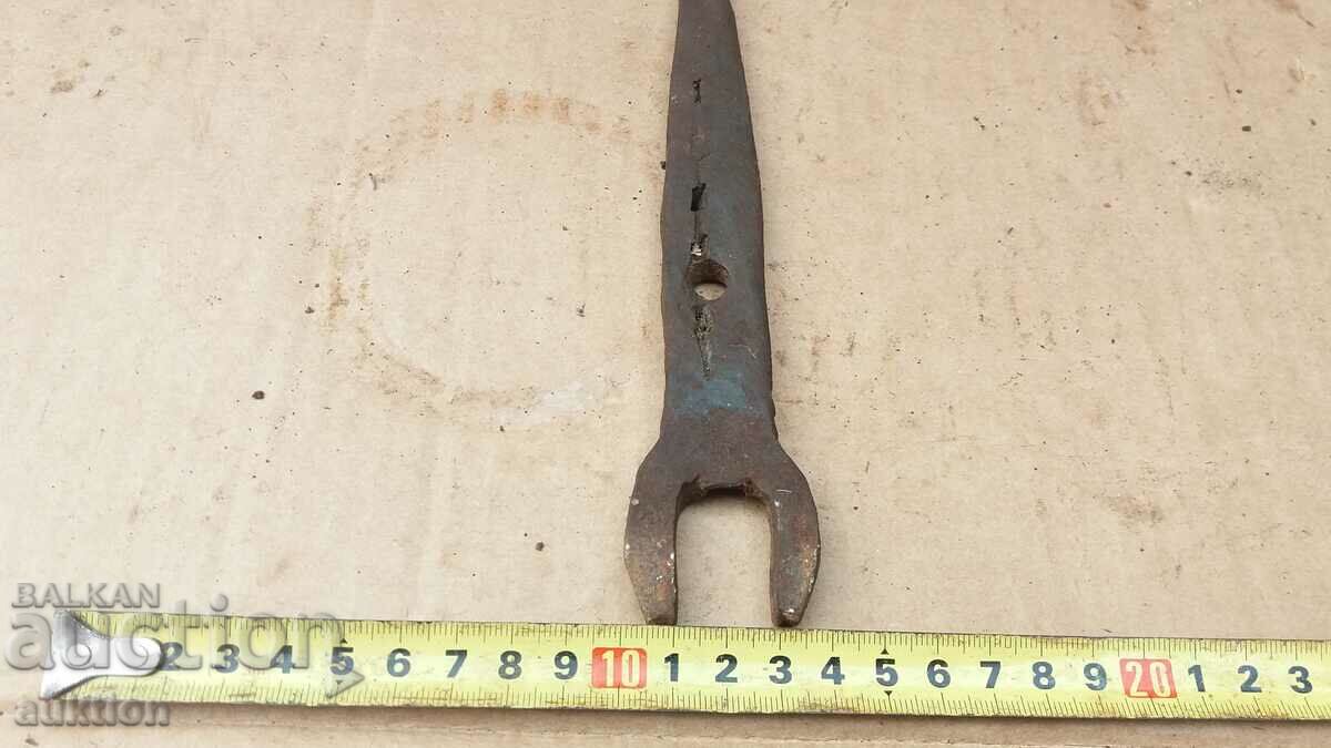 SOLID FORGED RENAISSANCE WRENCH - TOOL - 7 SOLID FORGED RENAISSANCE WRENCH - TOOL - 7