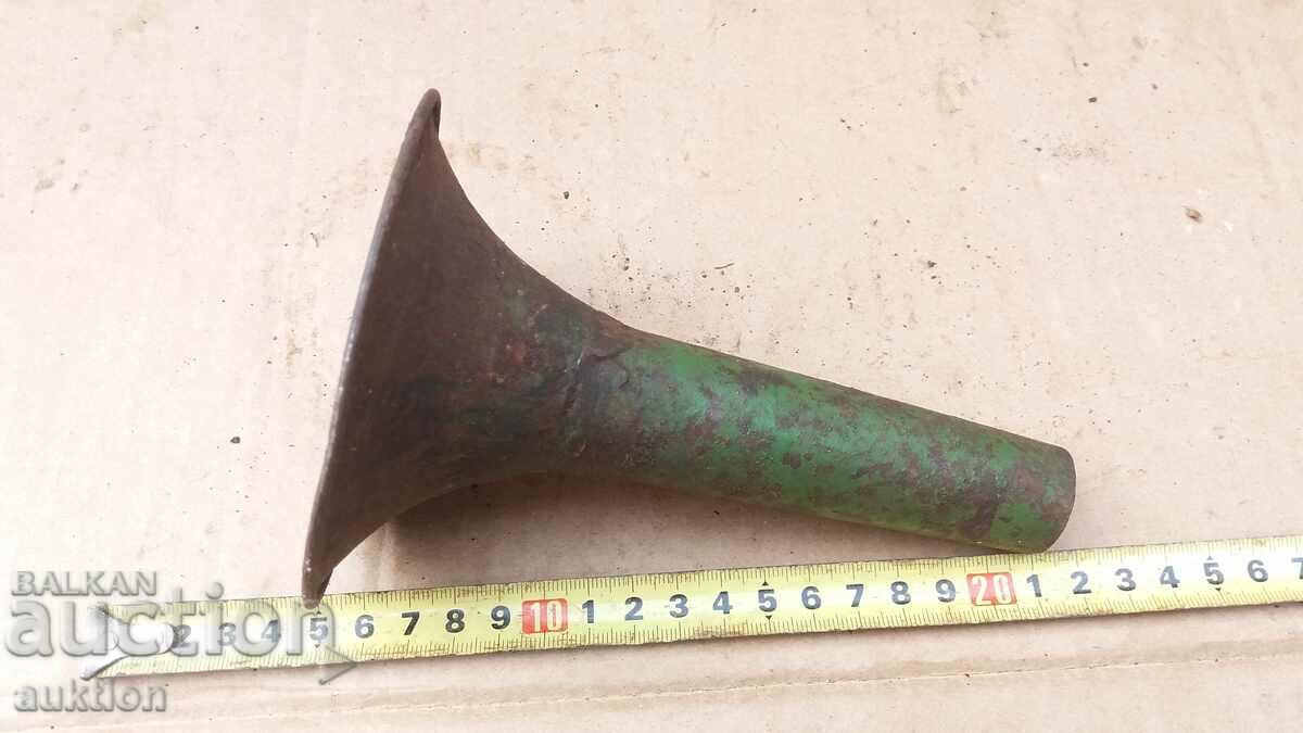 Auction METAL SOC. ENAMELED FUNNEL Auction METAL SOC. ENAMELED FUNNEL
