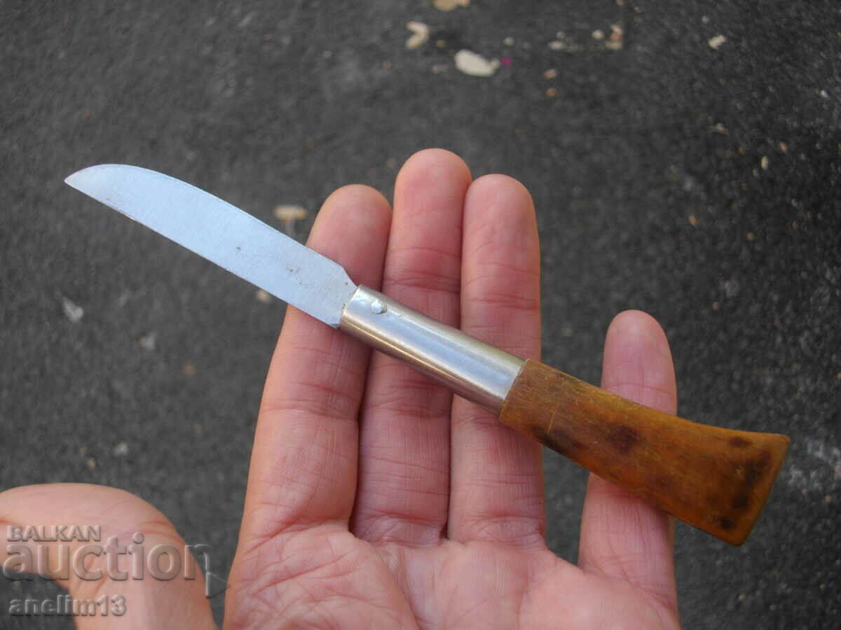 Auction  TARAMUNDI COLLECTIBLE POCKET KNIFE