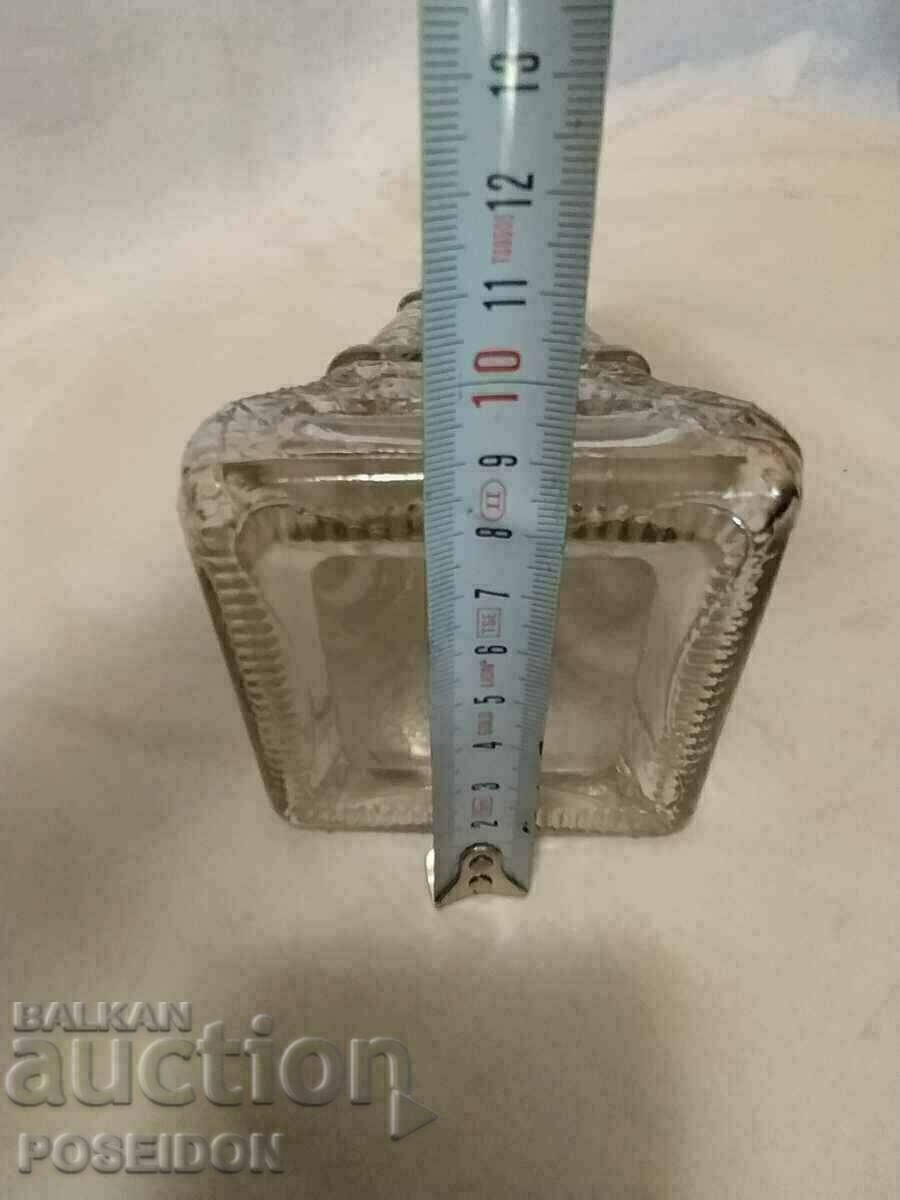 Παράδοση ΜΠΟΥΚΑΛΙ ΣΤΟ ΣΧΗΜΑ ΤΟΥ ΠΥΡΓΟΥ ΤΟΥ ΑΙΦΕΛ Παράδοση ΜΠΟΥΚΑΛΙ ΣΤΟ ΣΧΗΜΑ ΤΟΥ ΠΥΡΓΟΥ ΤΟΥ ΑΙΦΕΛ