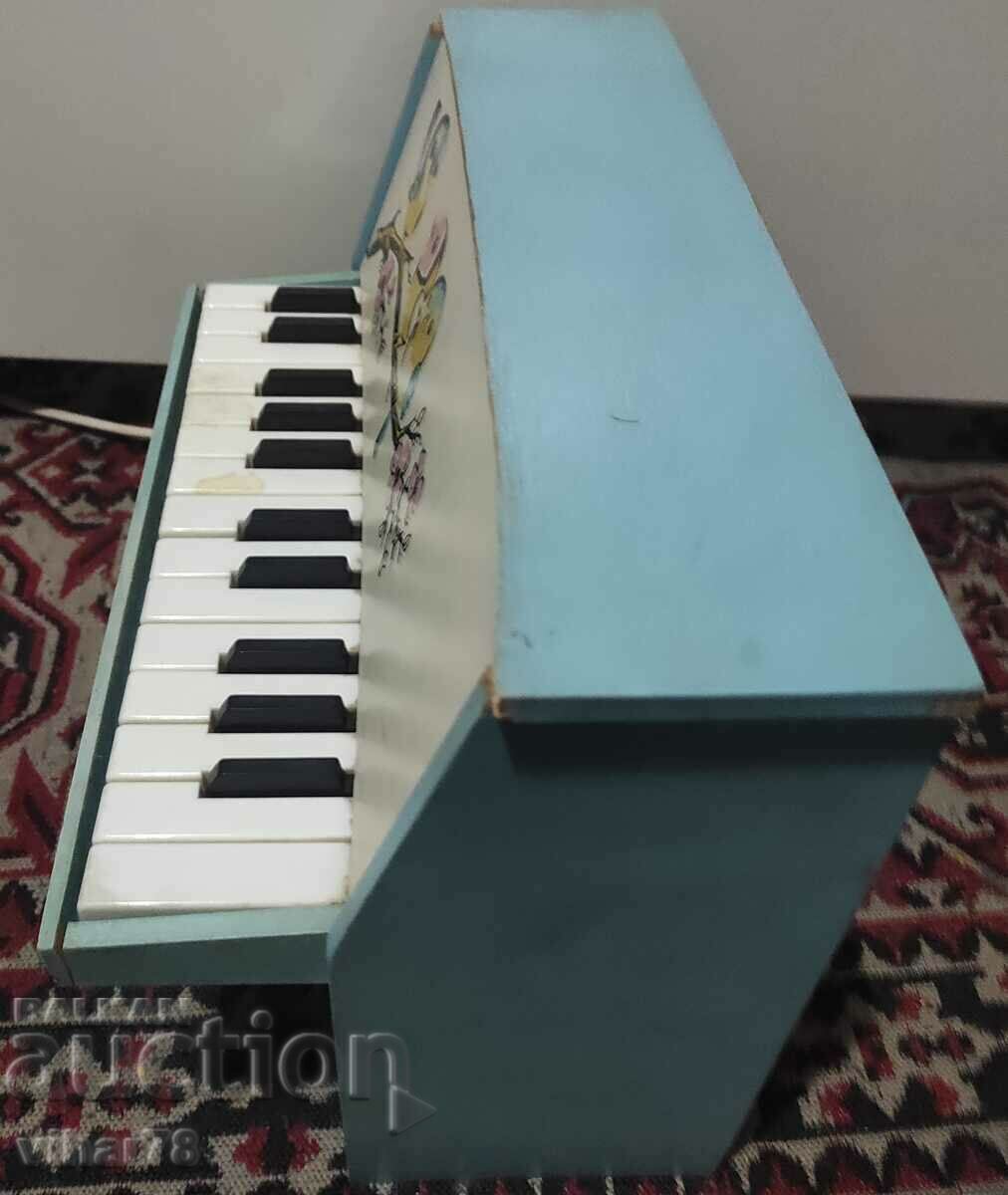 PIAN PENTRU COPII VECHI cu preț 64.99 BGN | € 33.23 PIAN PENTRU COPII VECHI cu preț 64.99 BGN | € 33.23