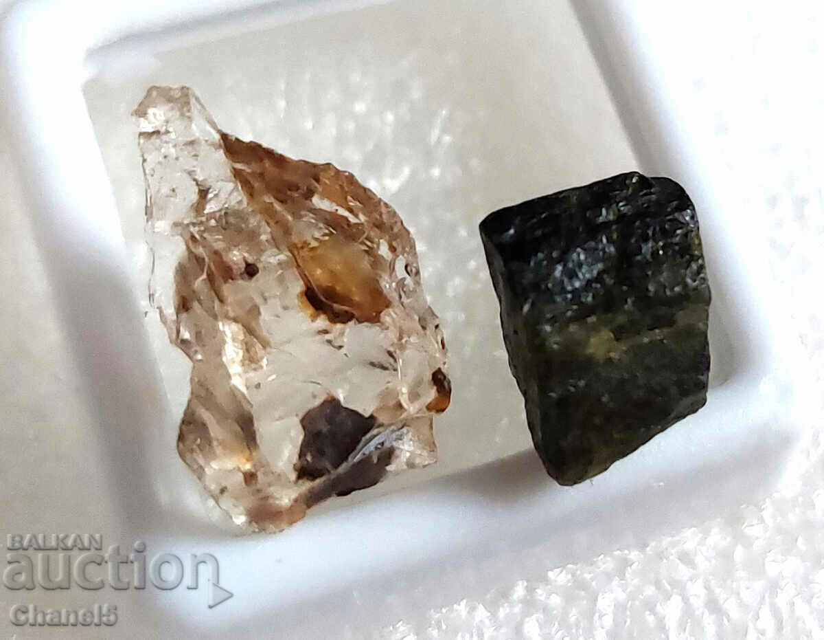 LOT DE SCAPOLIT DE AUR SI TURMALINE VERDE - (490) cu preț 9.90 BGN | € 5.06 LOT DE SCAPOLIT DE AUR SI TURMALINE VERDE - (490) cu preț 9.90 BGN | € 5.06