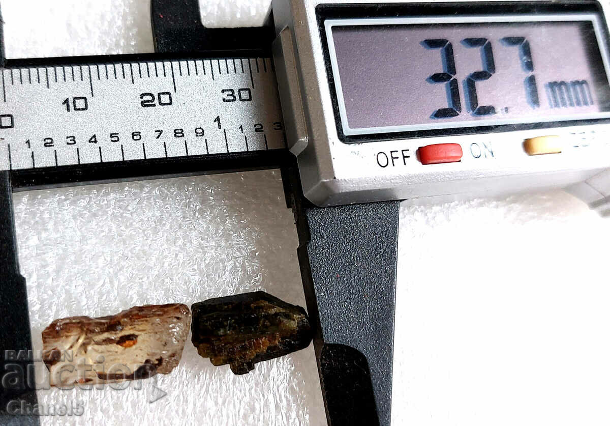 LOT OF GOLD SCAPOLIT AND GREEN TOURMALINE - (491) with price 9.90 BGN | € 5.06 LOT OF GOLD SCAPOLIT AND GREEN TOURMALINE - (491) with price 9.90 BGN | € 5.06