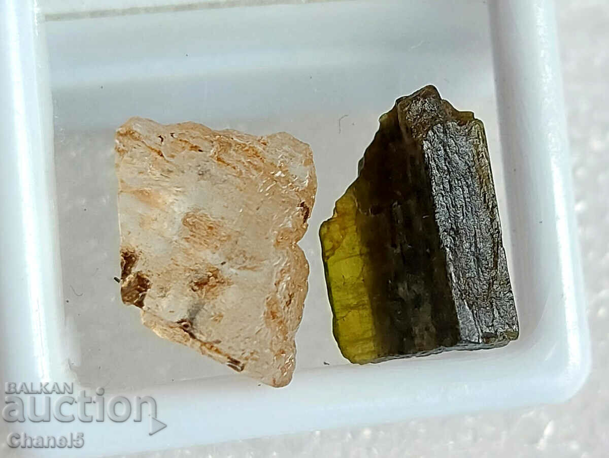 LOT OF GOLD SCAPOLIT AND GREEN TOURMALINE - (492) with price 9.90 BGN | € 5.06 LOT OF GOLD SCAPOLIT AND GREEN TOURMALINE - (492) with price 9.90 BGN | € 5.06