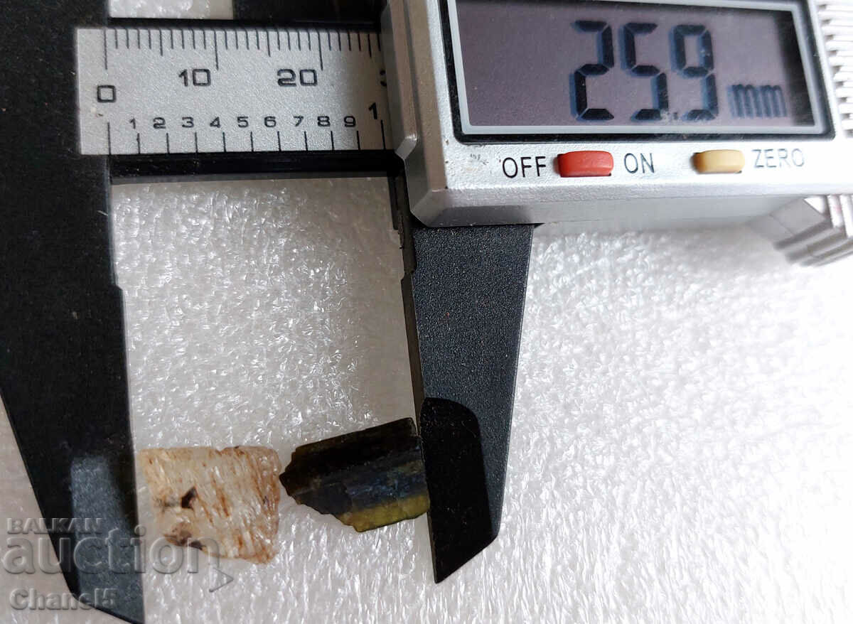 Auction LOT OF GOLD SCAPOLIT AND GREEN TOURMALINE - (492) Auction LOT OF GOLD SCAPOLIT AND GREEN TOURMALINE - (492)